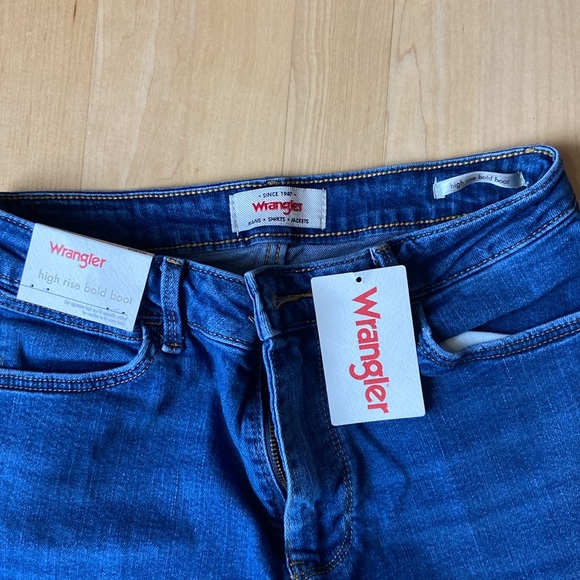 Wrangler high rise bold boot cut jeans 6 - Picture 4 of 8